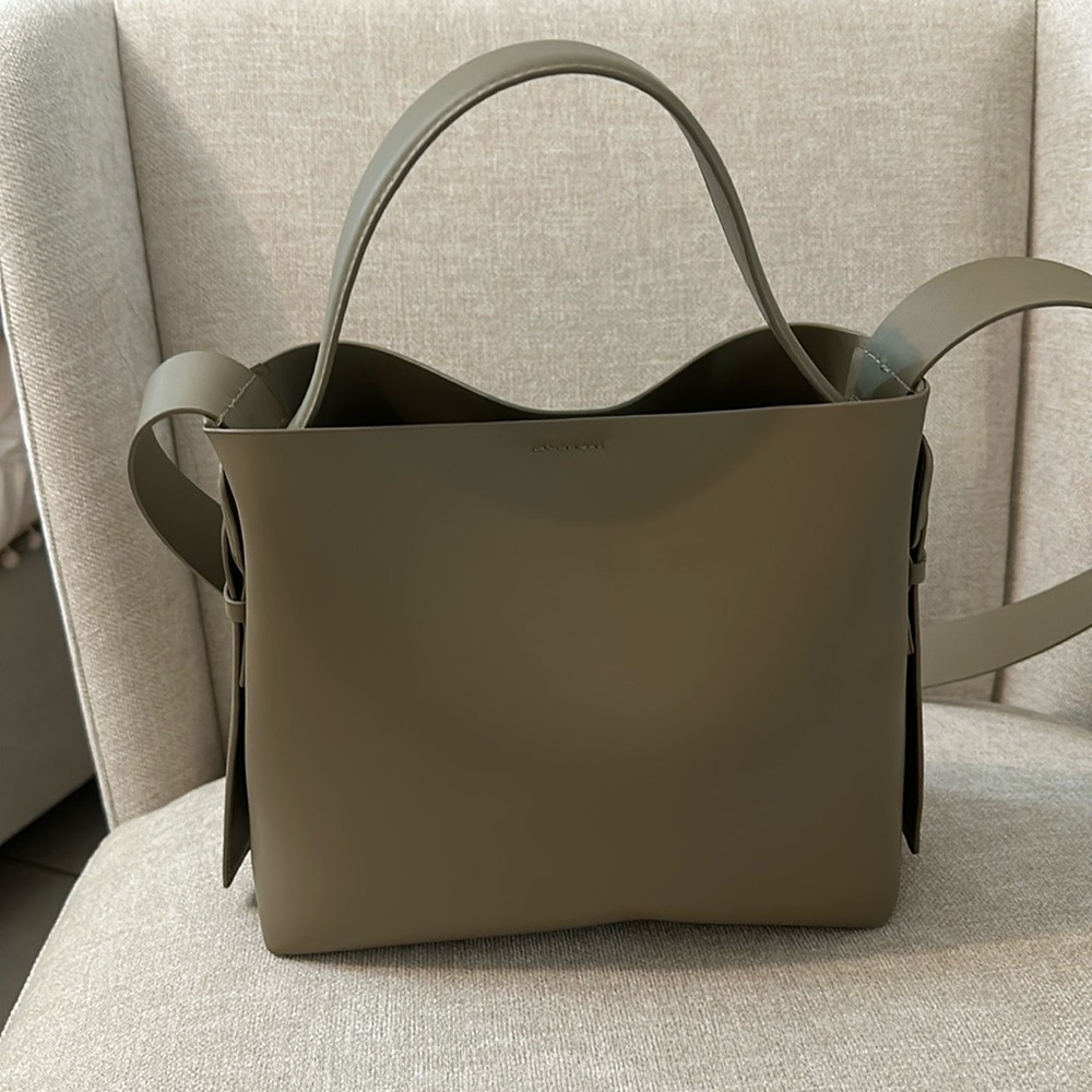 Cream Bag! Use only once! Excellent condition!